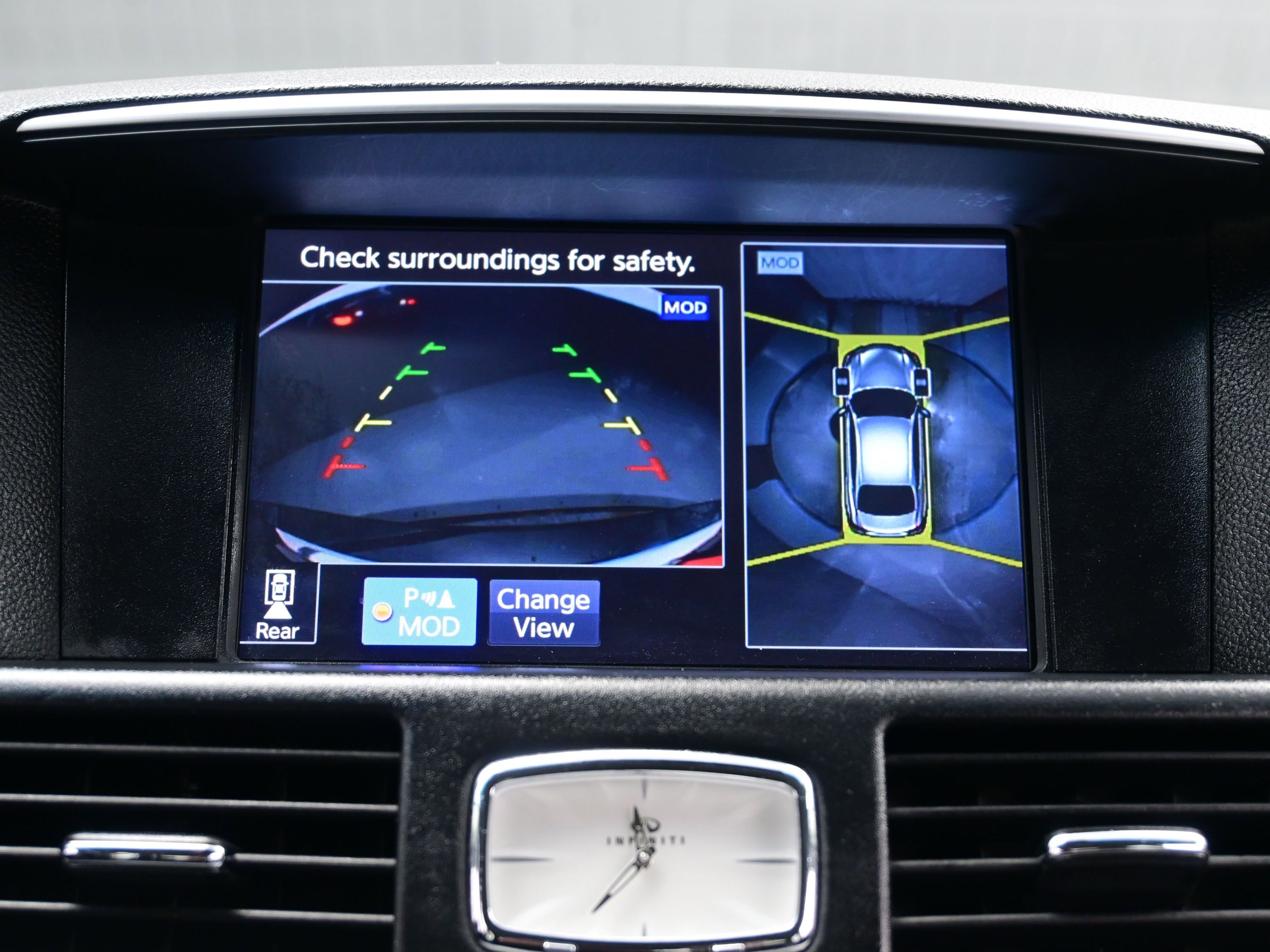 Used 2018 INFINITI Q70 Luxe image 20