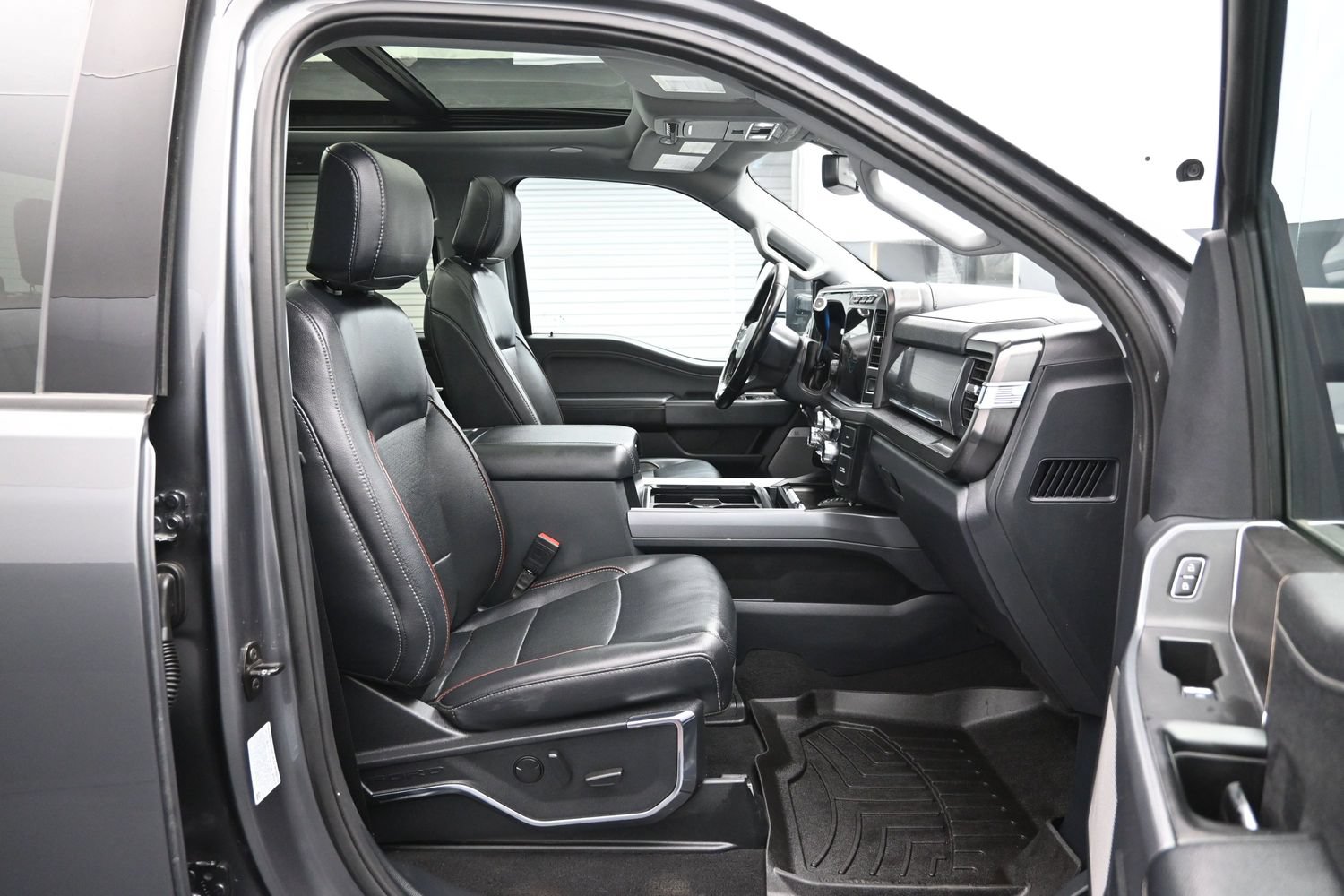 Used 2023 Ford F250 Lariat w/ Lariat Ultimate Package AWD/4WD image 13