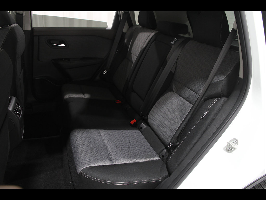 Used 2021 Nissan Rogue SV AWD/4WD image 18