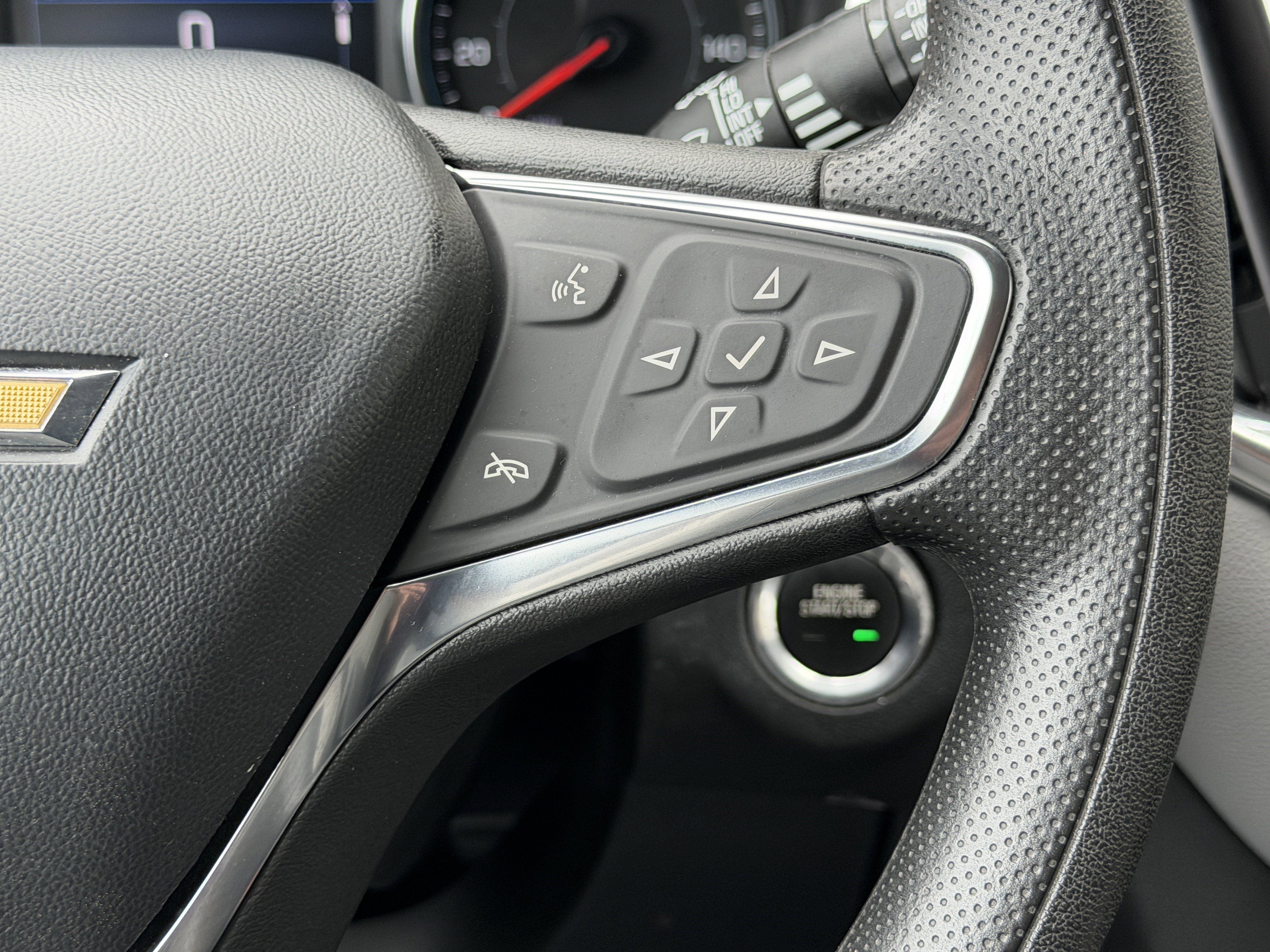 Used 2024 Chevrolet Equinox LS w/ LS Convenience Package FWD image 33