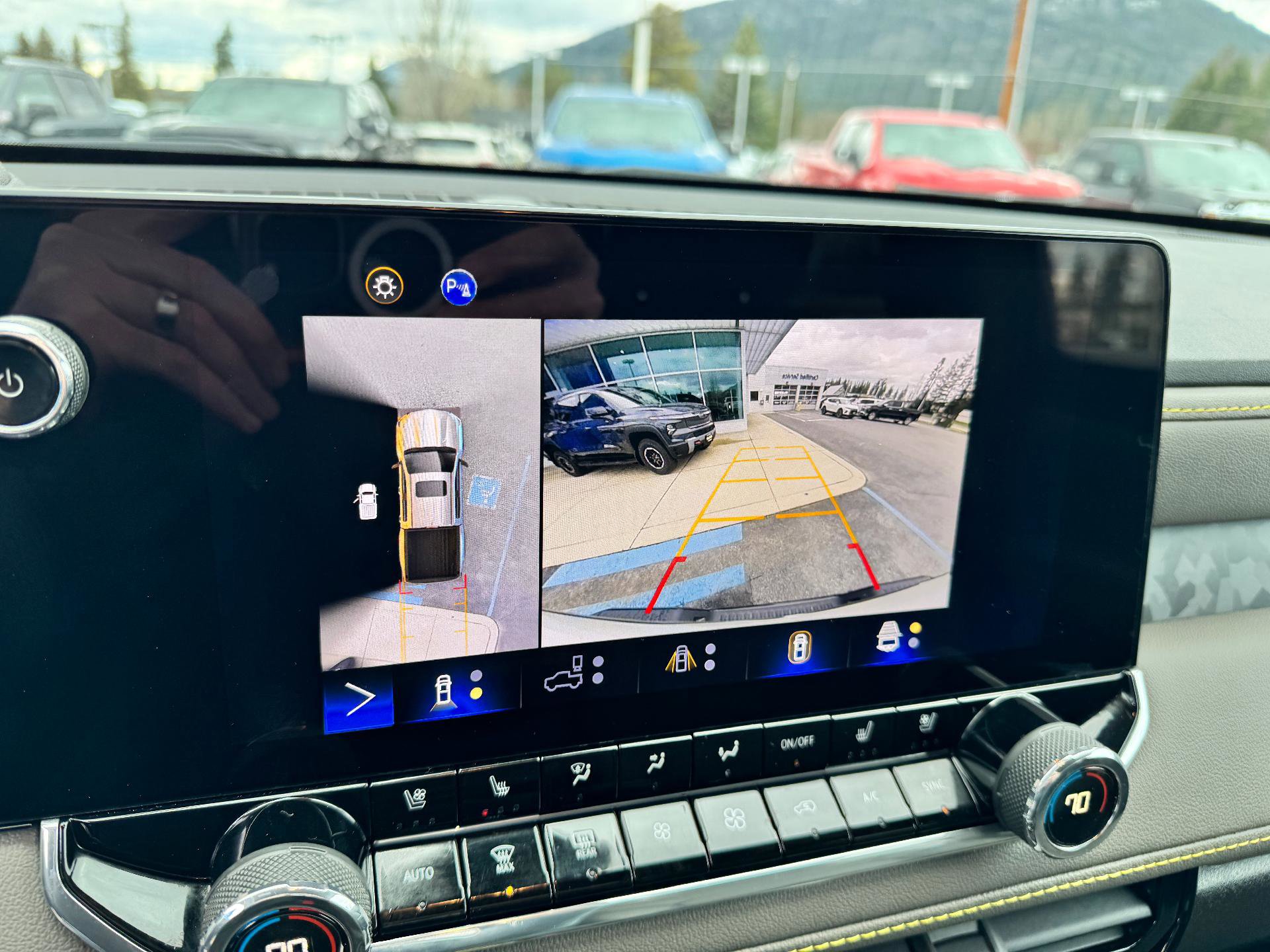 Used 2024 Chevrolet Colorado ZR2 w/ ZR2 Convenience Package III image 30