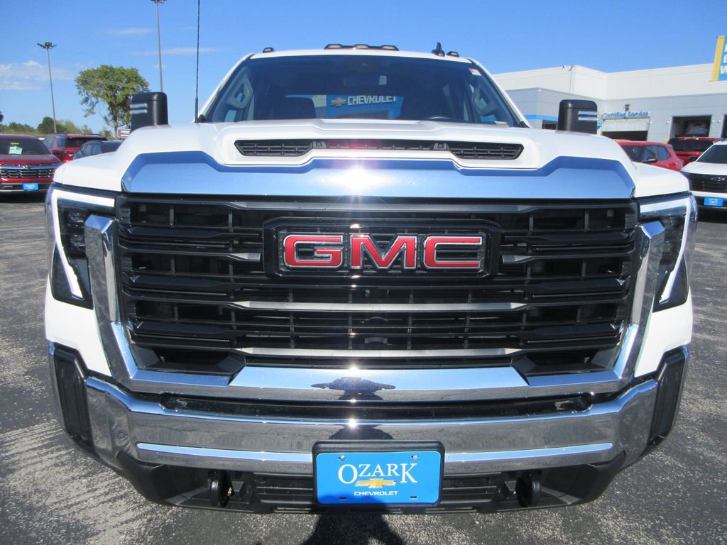 Used 2024 GMC Sierra 2500 Pro w/ Convenience Package image 8