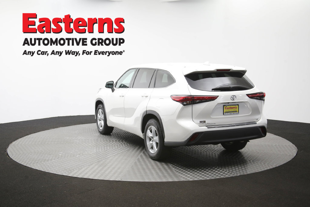 Used 2020 Toyota Highlander LE FWD image 68