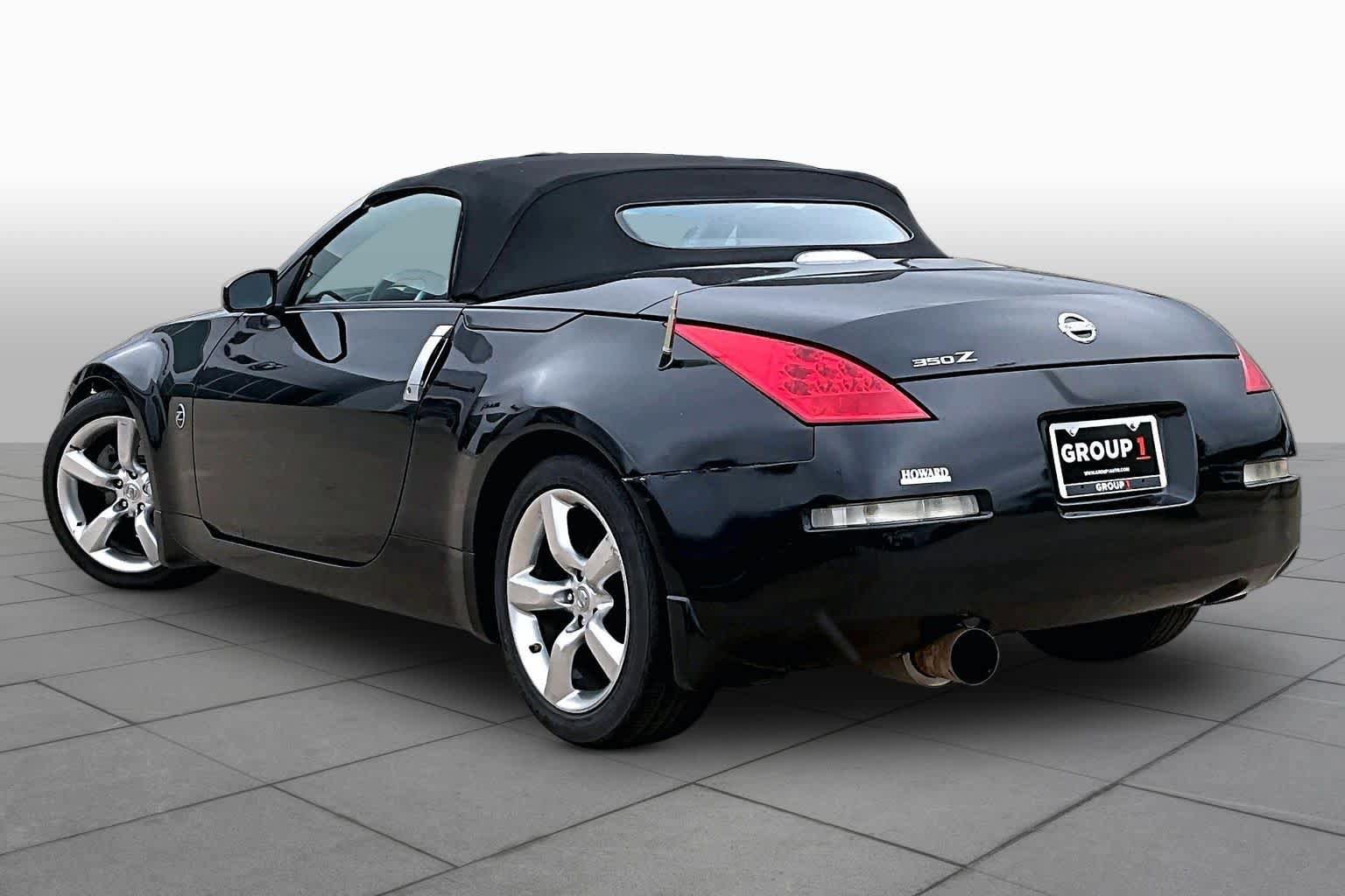 Used 2008 Nissan 350Z Touring RWD image 6