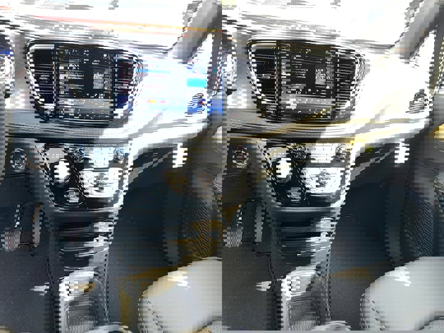 New 2026 Chrysler Pacifica Select image 11