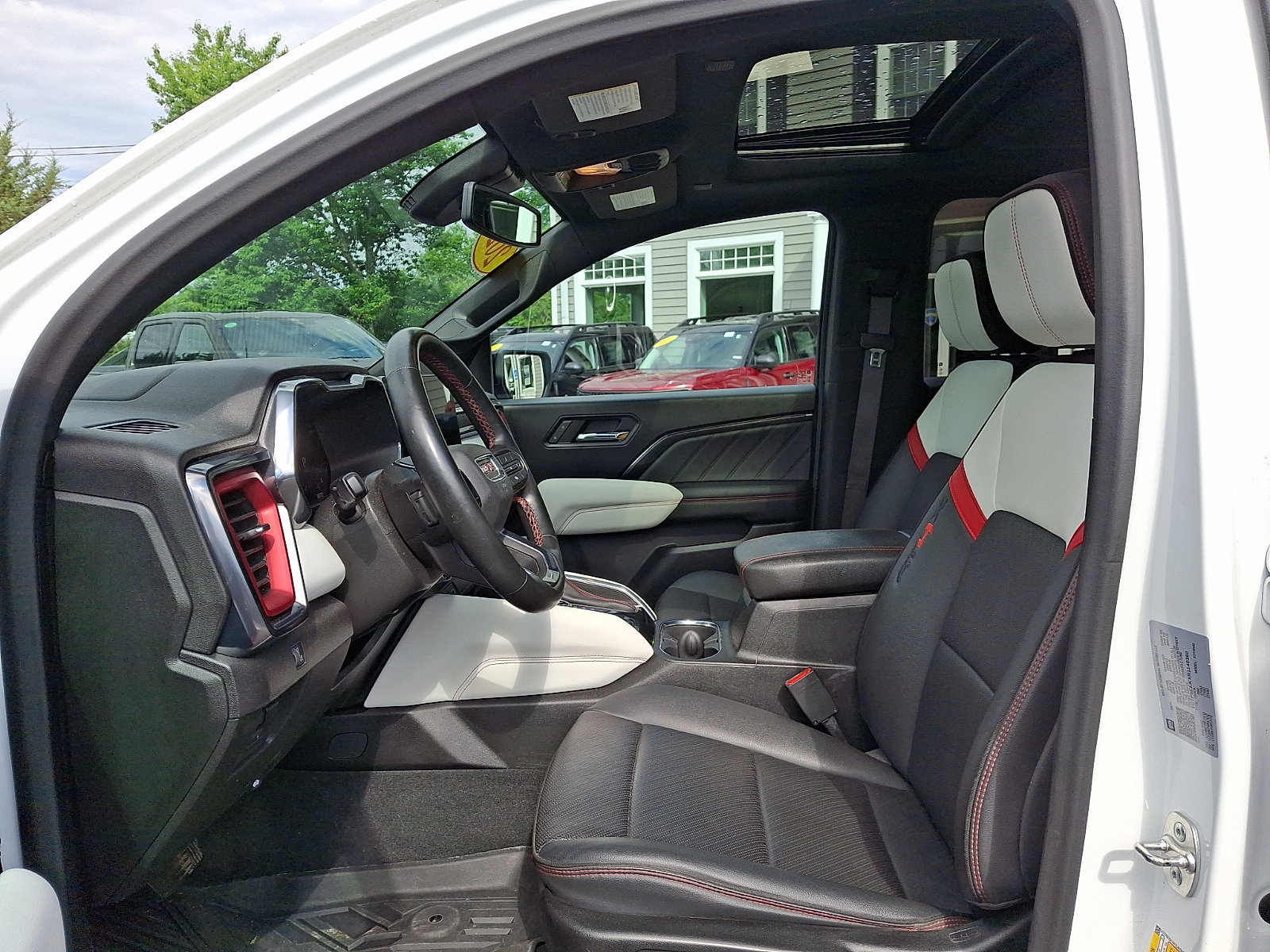 Used 2024 GMC Canyon AT4X AWD/4WD image 14