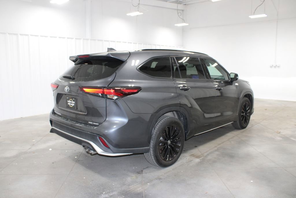 Used 2025 Toyota Highlander XSE image 9