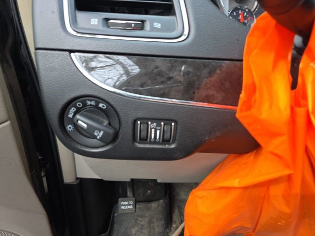 Used 2015 Chrysler Town & Country Touring-L w/ Driver Convenience Group image 14