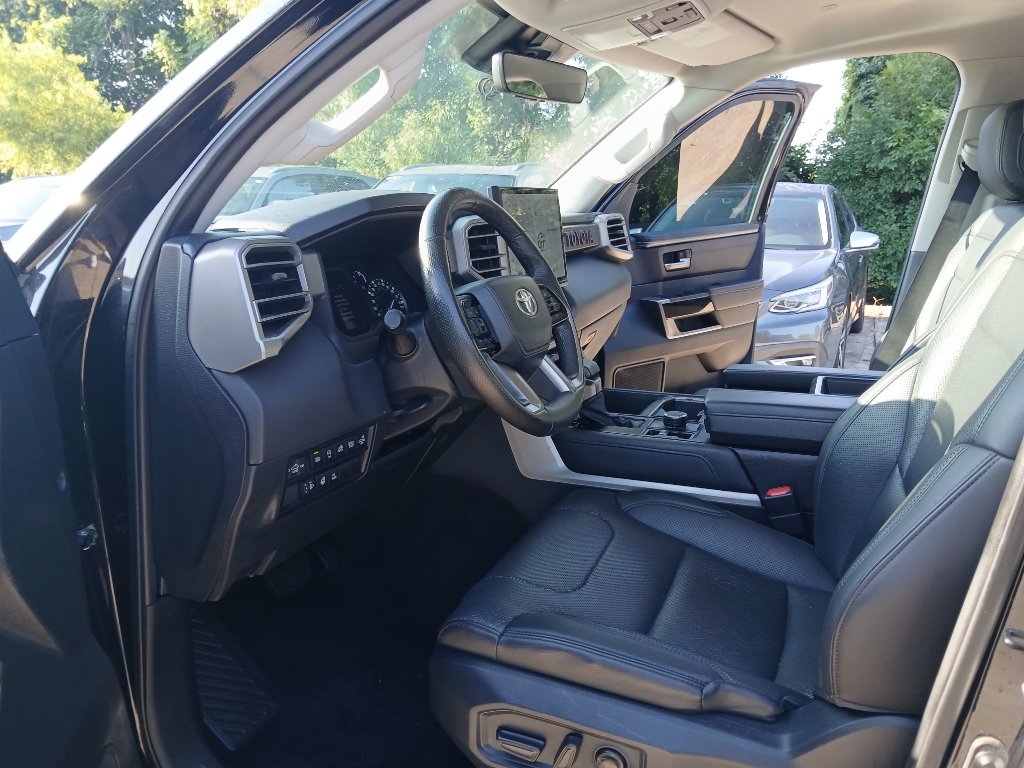 Used 2023 Toyota Tundra Limited AWD/4WD image 9