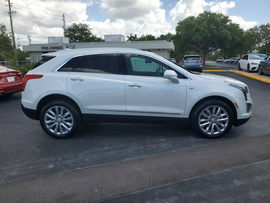 Used 2017 Cadillac XT5 Platinum w/ Driver Assist Package image 6