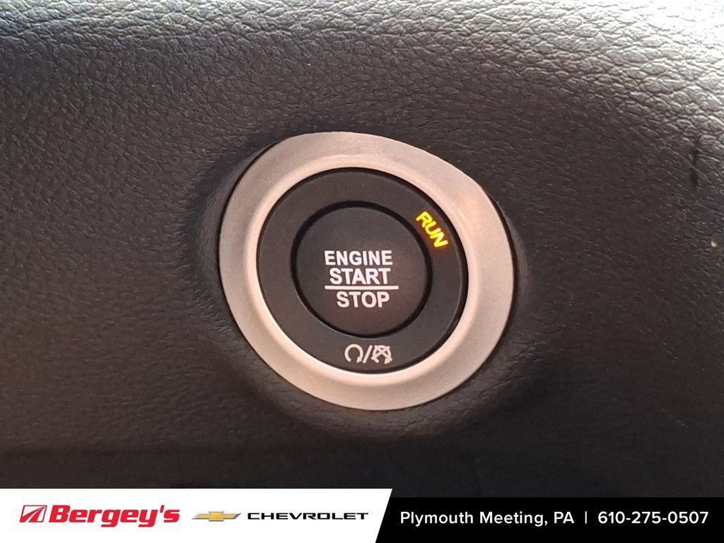 Used 2026 Chrysler Pacifica Limited w/ S Appearance Package FWD image 28