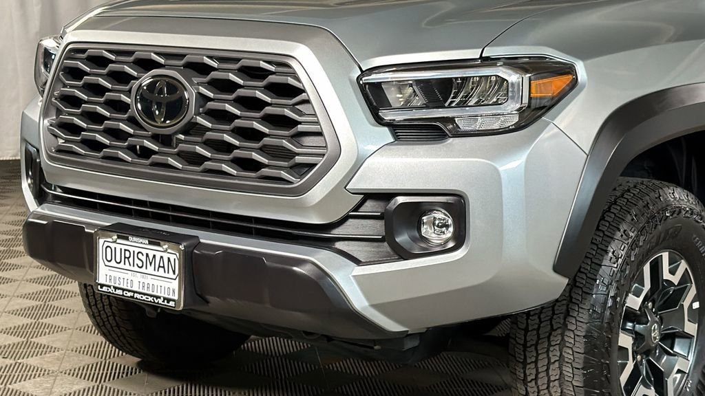 Used 2023 Toyota Tacoma TRD Off-Road image 3