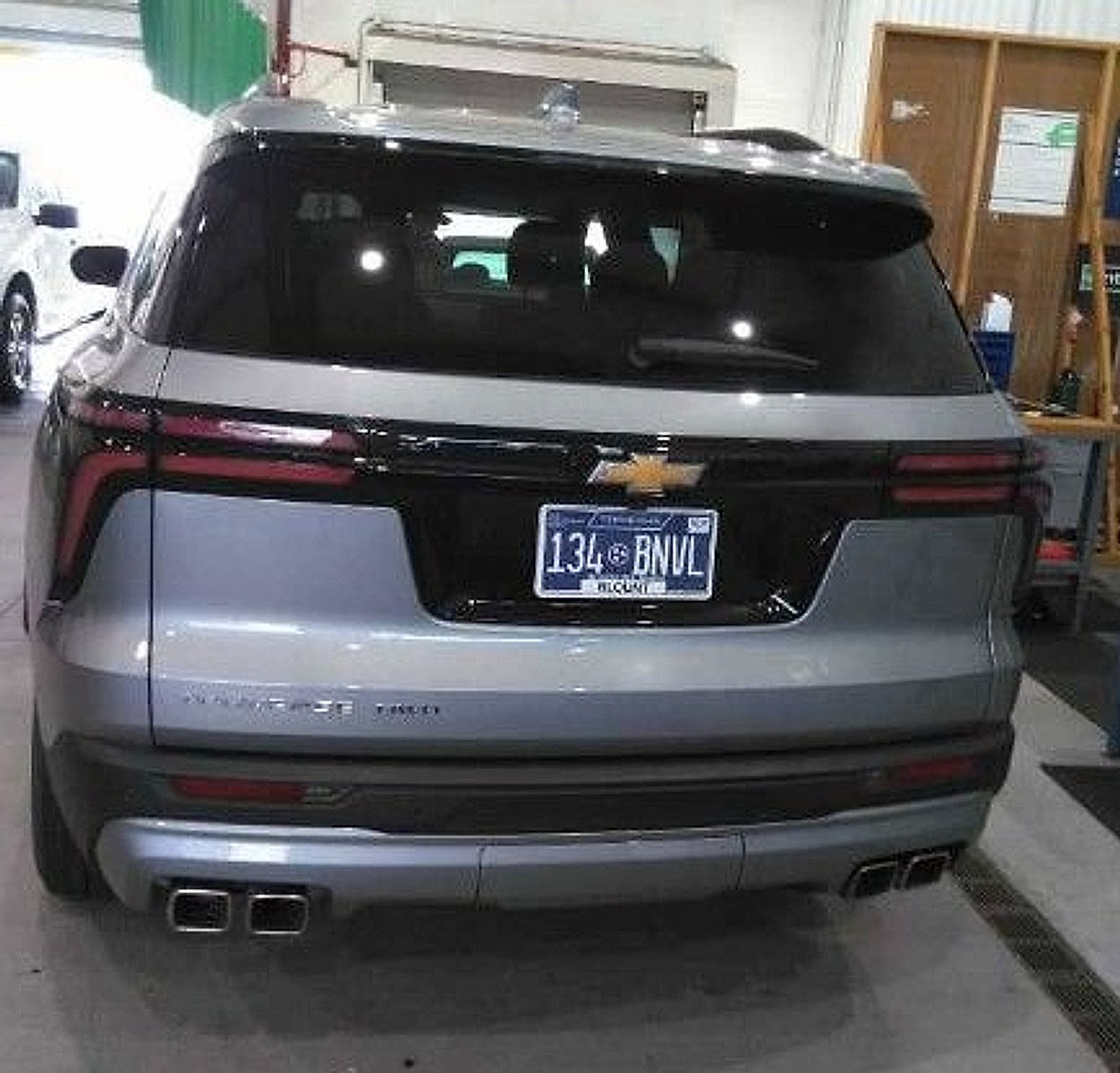 Used 2025 Chevrolet Traverse LT AWD/4WD image 5