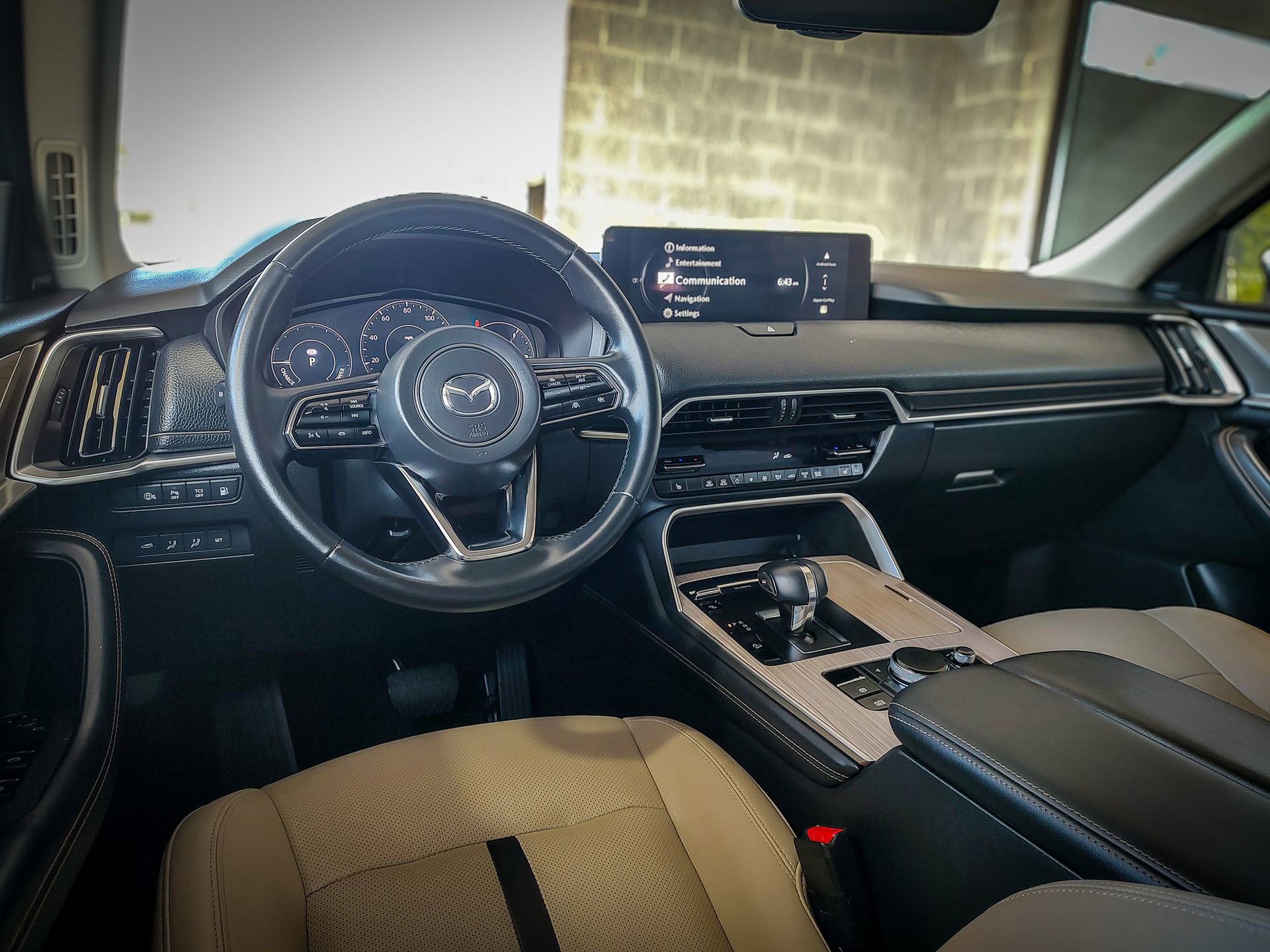 Used 2025 MAZDA CX-70 Plug-In Hybrid w/ Premium Pkg image 4