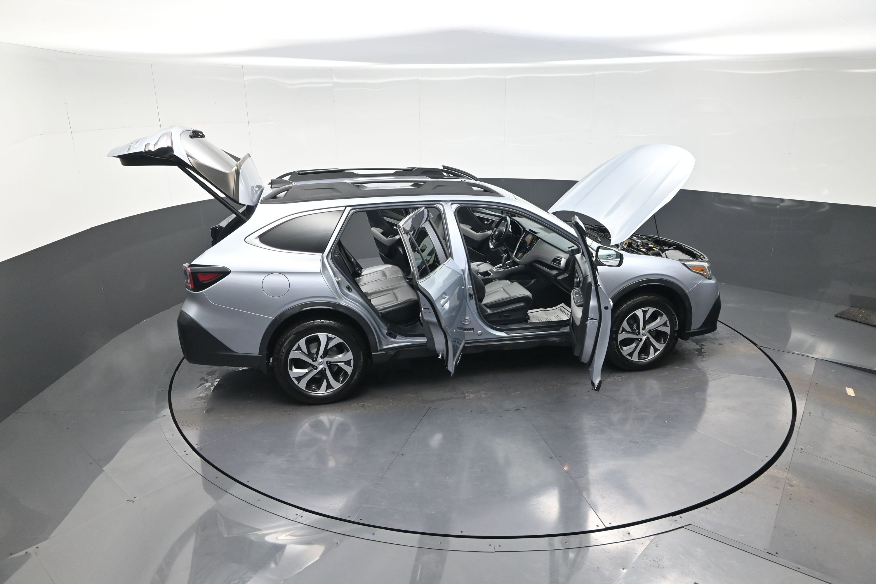 Used 2020 Subaru Outback Limited image 14