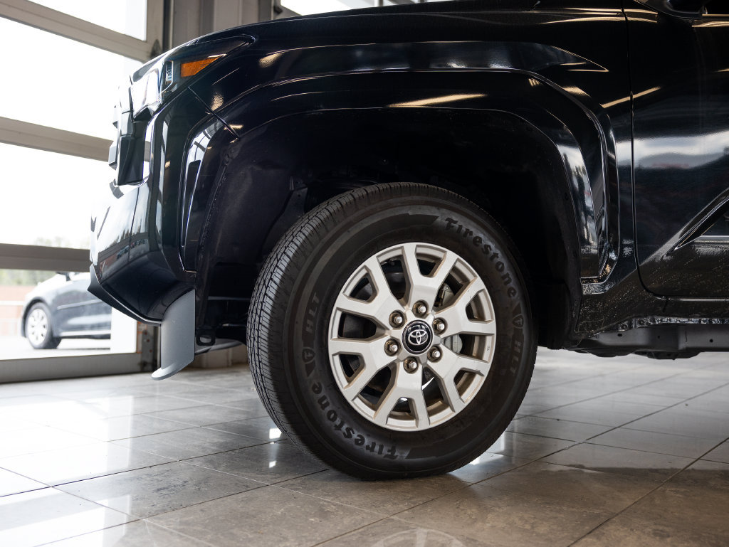 Certified 2024 Toyota Tacoma SR5 AWD/4WD image 9