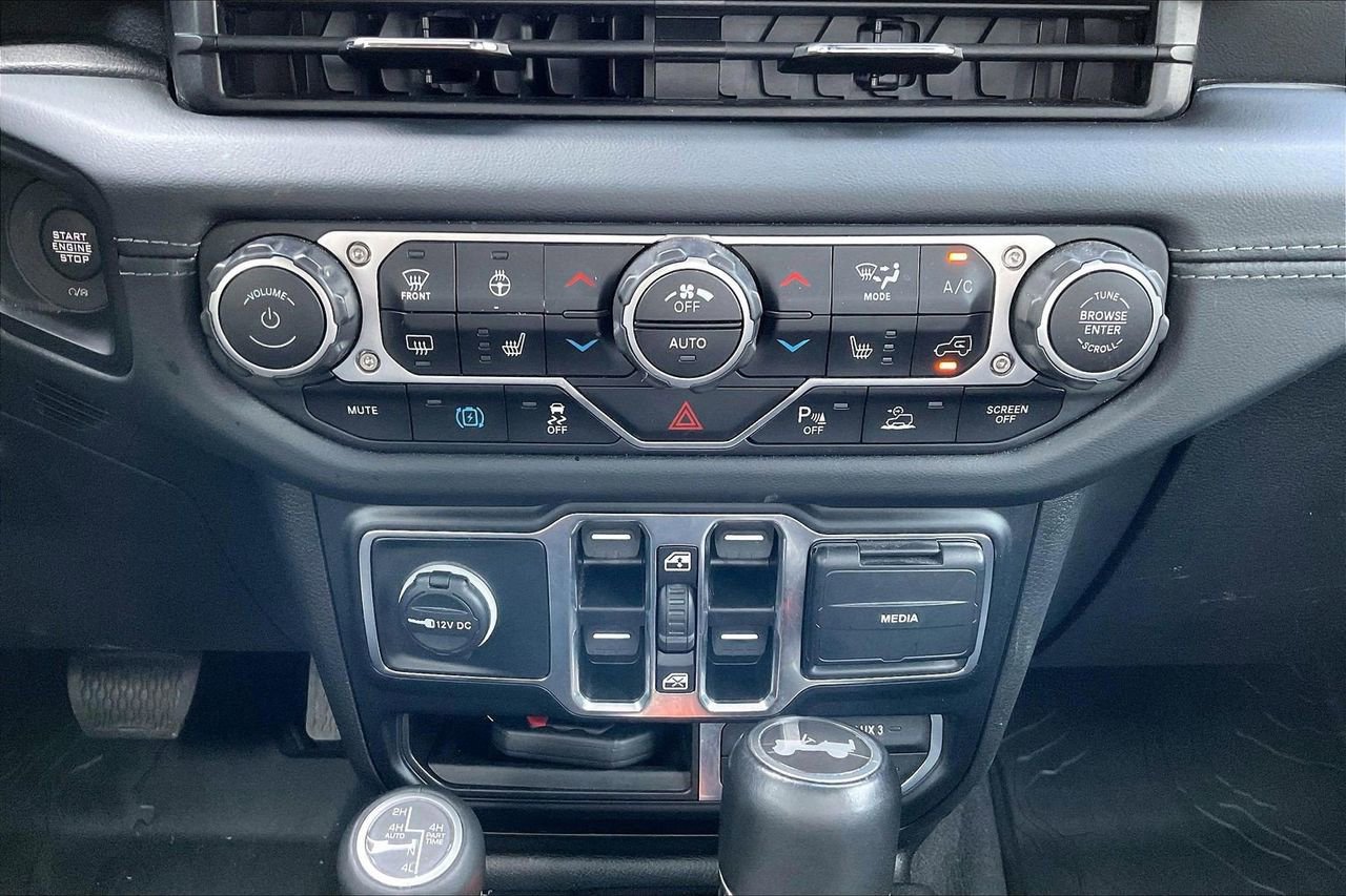 Used 2024 Jeep Wrangler High Altitude AWD/4WD image 19