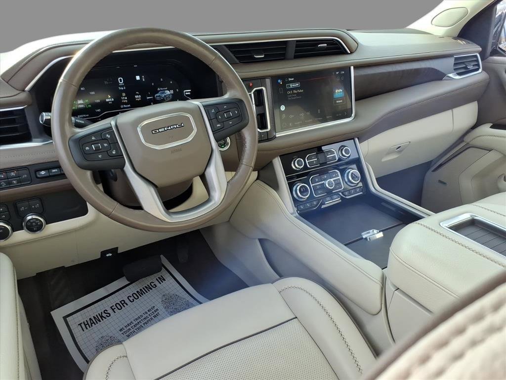 Used 2022 GMC Yukon XL Denali image 6
