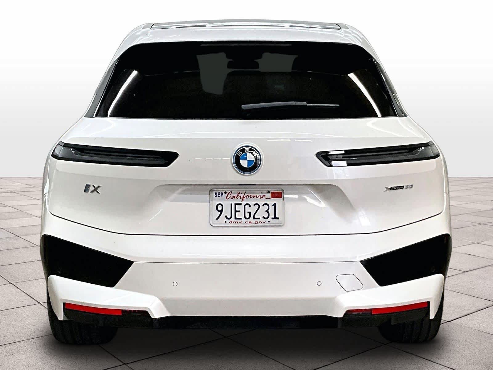 Used 2024 BMW iX xDrive50 w/ Sport Package AWD/4WD image 7