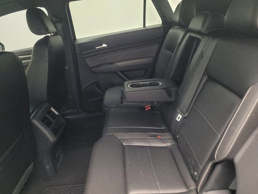 Used 2021 Volkswagen Atlas Cross Sport SE w/ V6 Towing Package image 18
