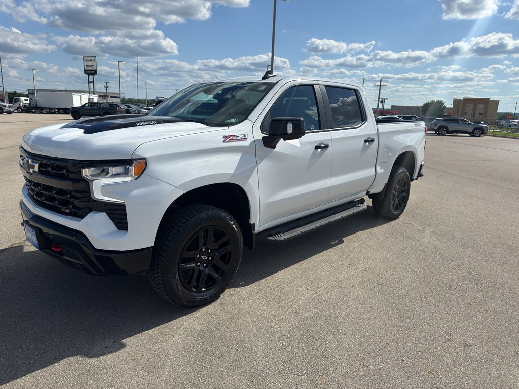 New 2026 Chevrolet Silverado 1500 LT Trail Boss w/ LT Trail Boss Premium Package AWD/4WD image 1