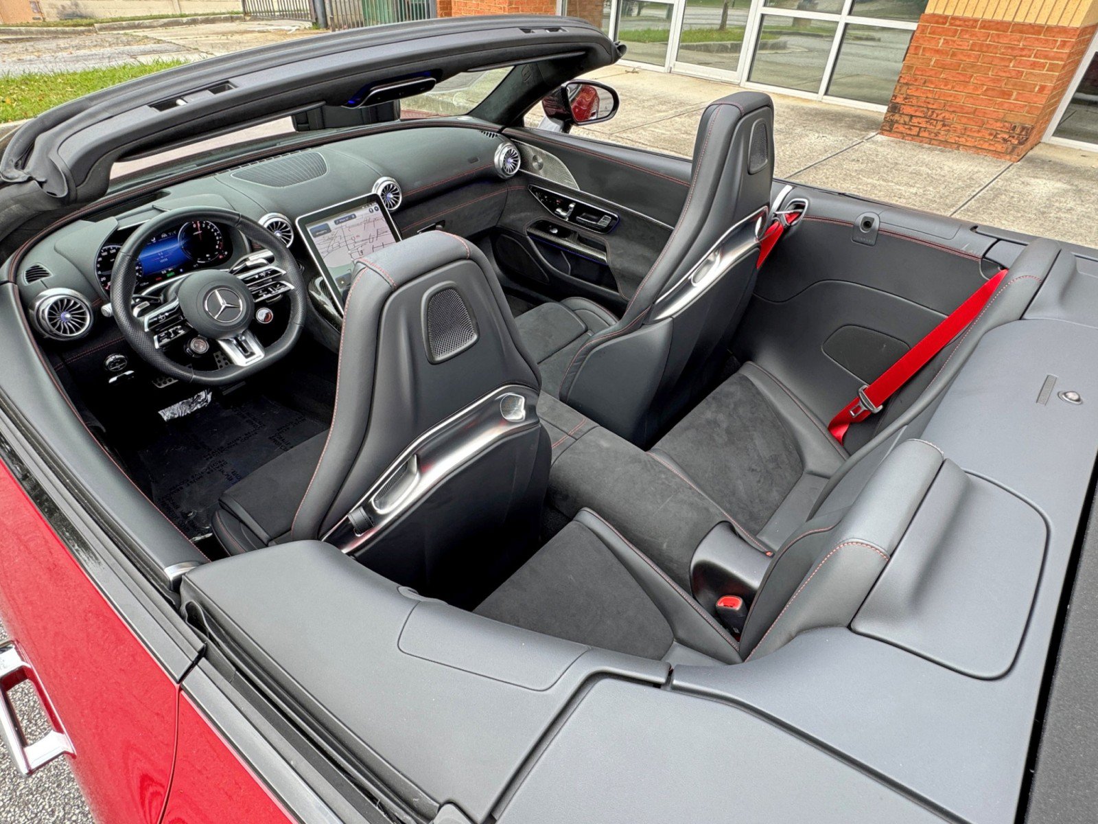 Used 2025 Mercedes-Benz SL 63 AMG S e Performance 4MATIC image 42