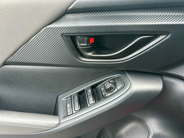 Used 2024 Subaru Crosstrek 2.0i Premium w/ Popular Package #3 image 11