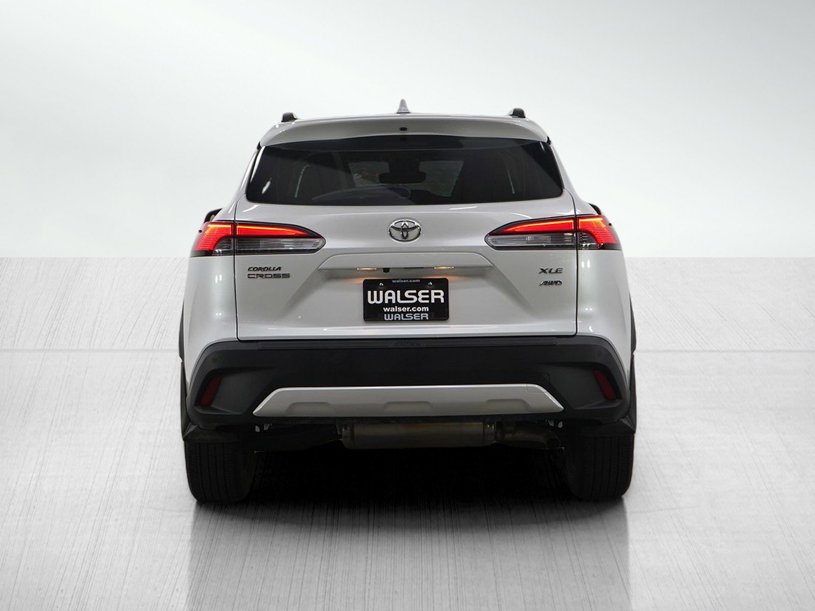 Used 2022 Toyota Corolla Cross XLE image 4