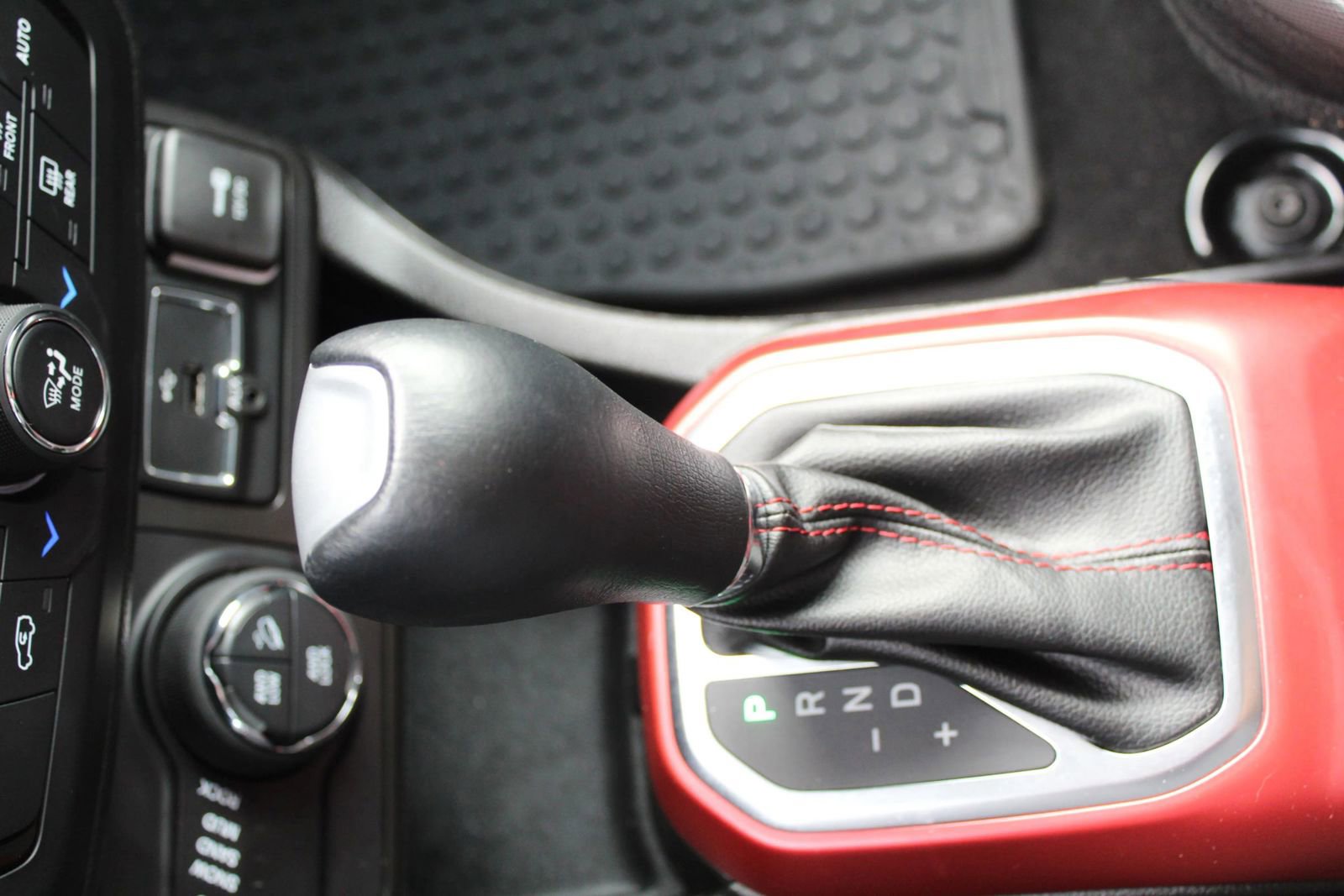 Used 2022 Jeep Renegade Trailhawk image 21