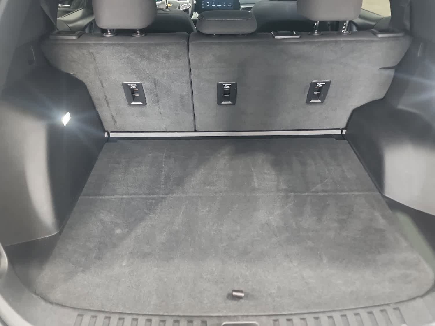 Used 2025 Chevrolet Equinox LT FWD image 32
