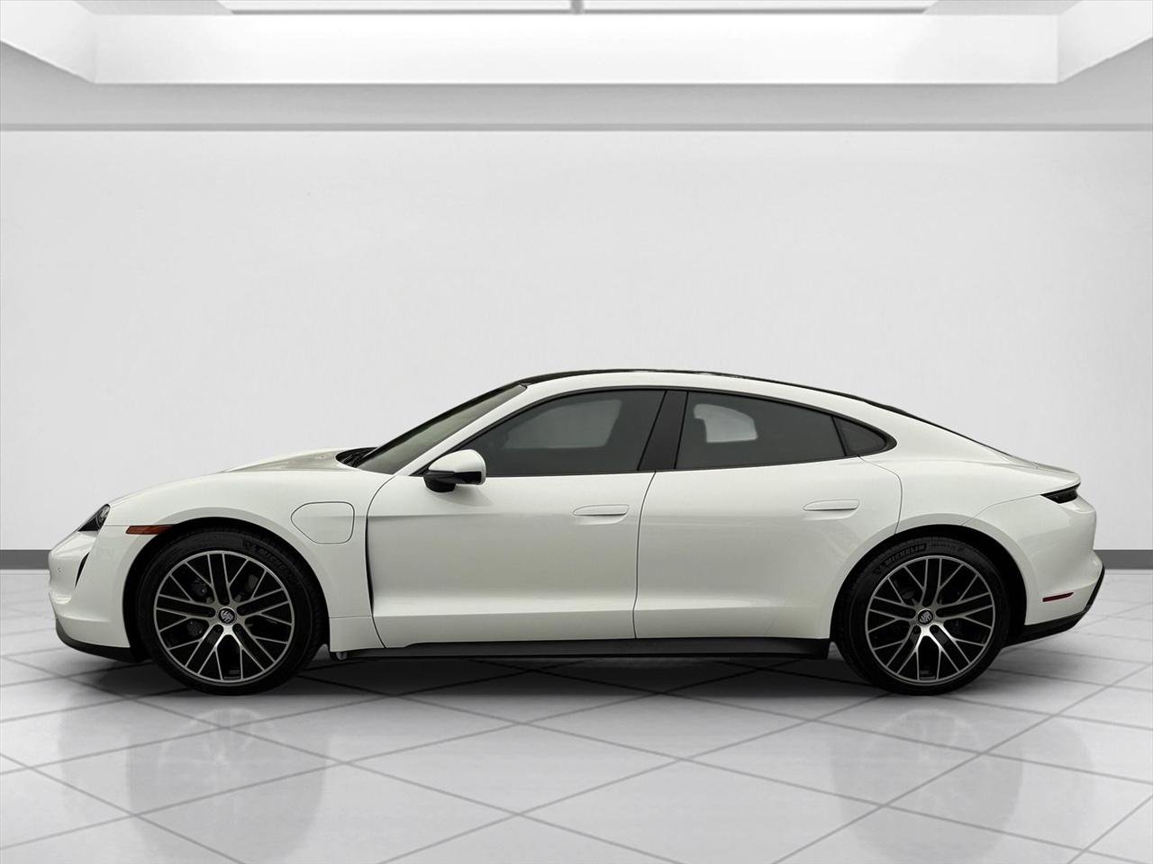 Used 2021 Porsche Taycan RWD image 9