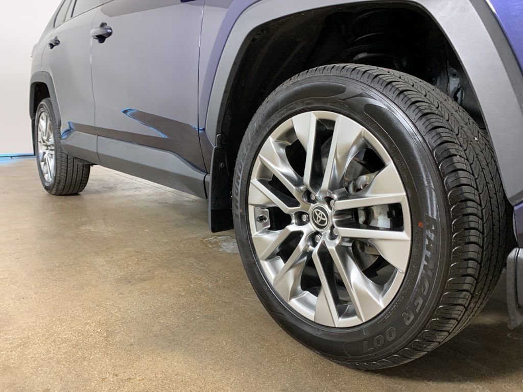 Used 2021 Toyota RAV4 XLE Premium AWD/4WD image 6