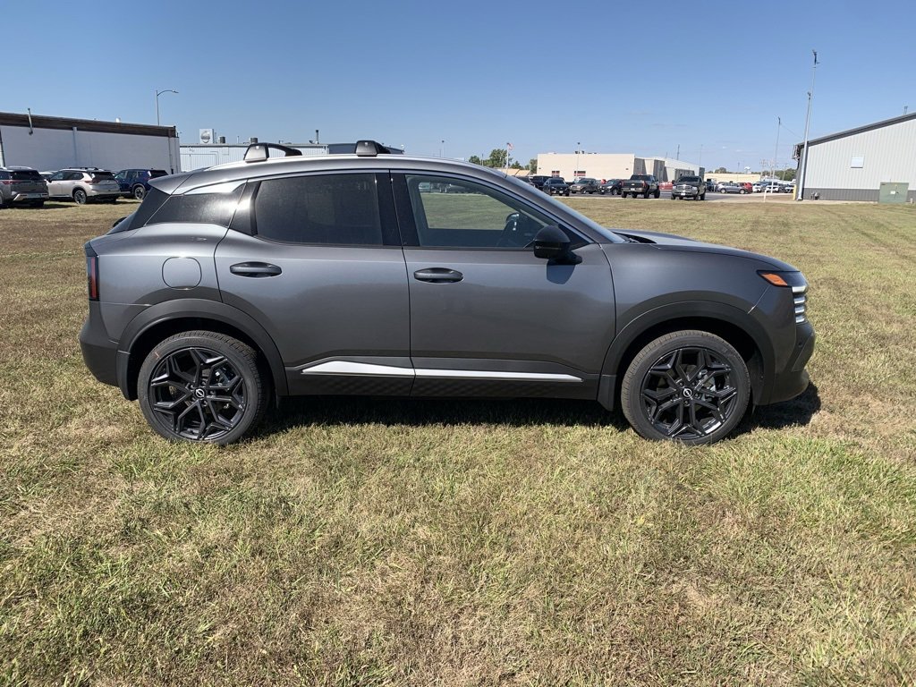 New 2026 Nissan Kicks SR w/ SR Premium Package image 4