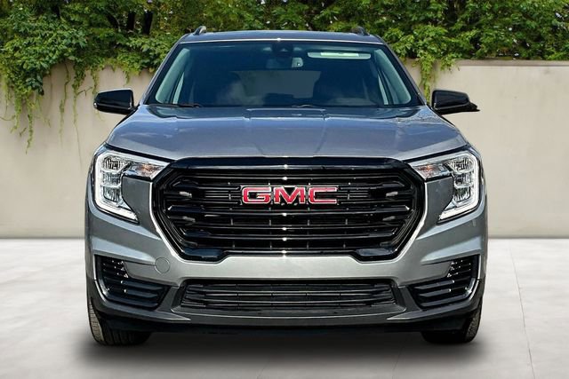 Certified 2023 GMC Terrain SLE w/ Driver Convenience Package AWD/4WD image 2