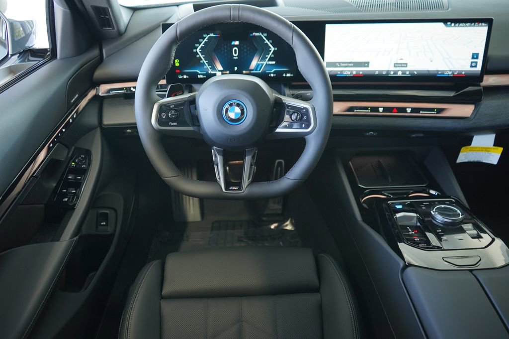 Used 2026 BMW i5 eDrive40 w/ M Sport Package image 16