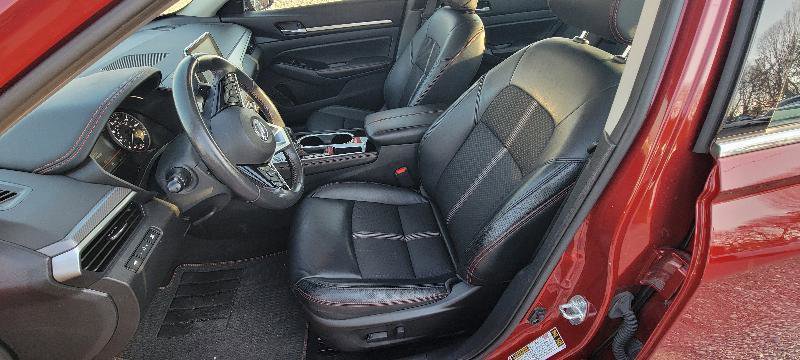 Used 2024 Nissan Altima 2.5 SR FWD image 9