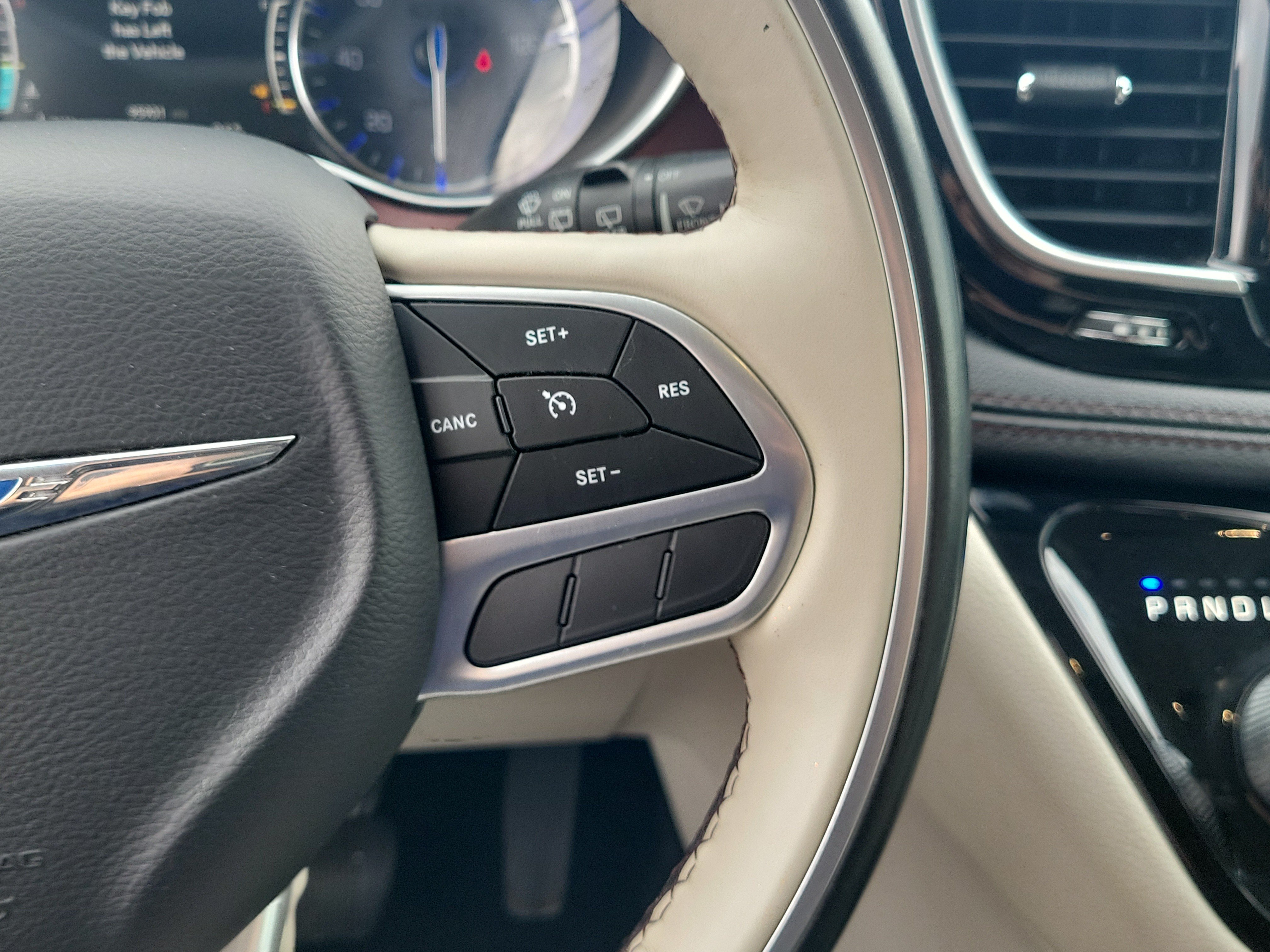 Used 2019 Chrysler Pacifica Limited FWD image 24