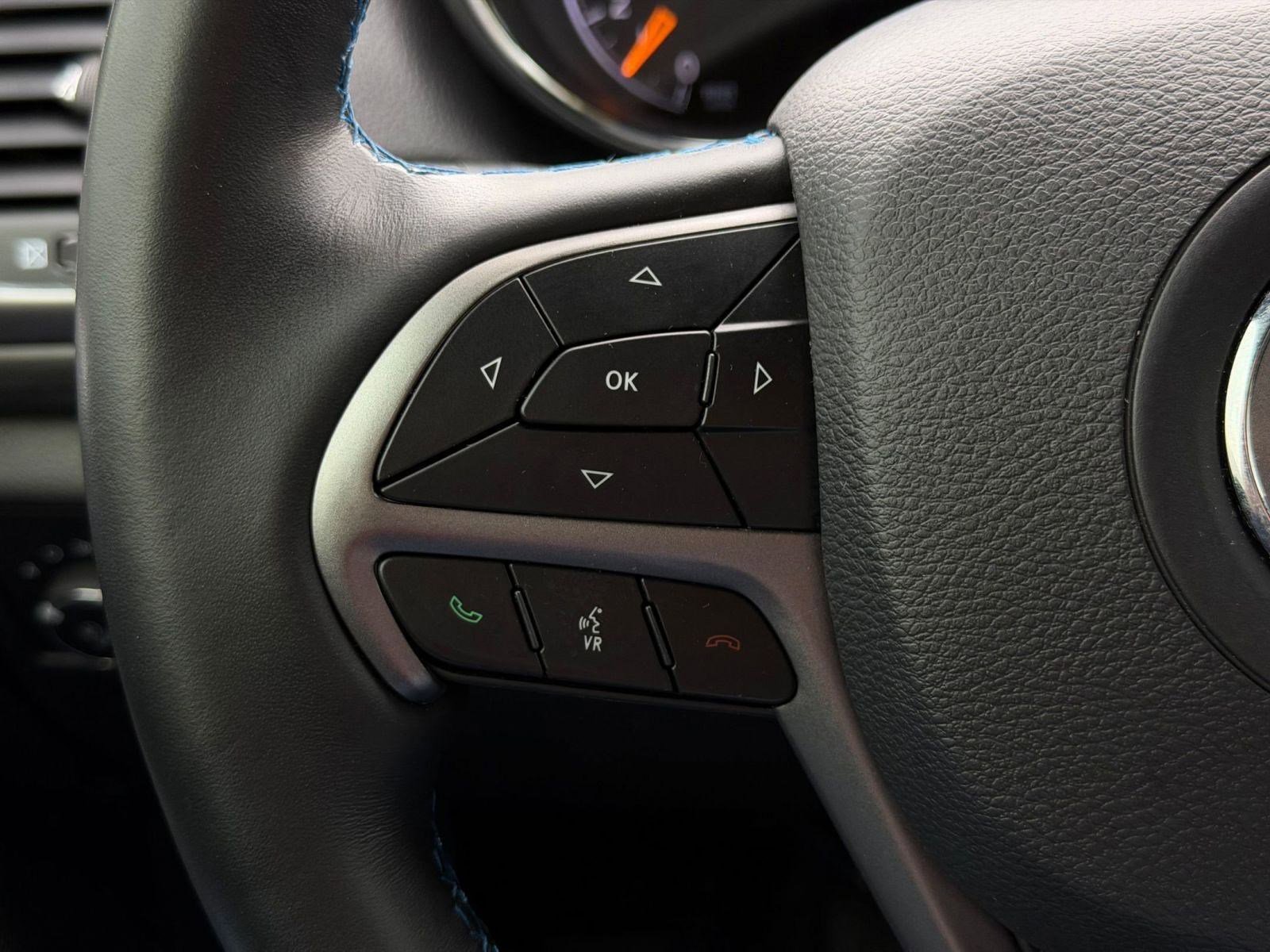 Used 2019 Jeep Grand Cherokee Laredo image 14