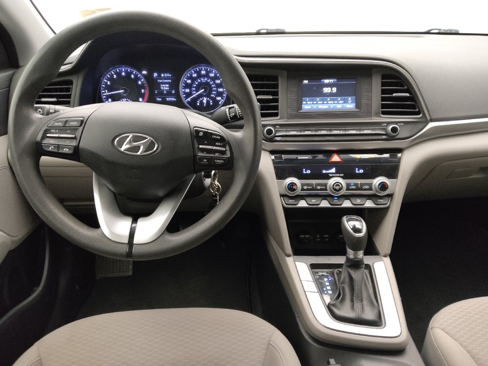 Used 2020 Hyundai Elantra SE FWD image 22