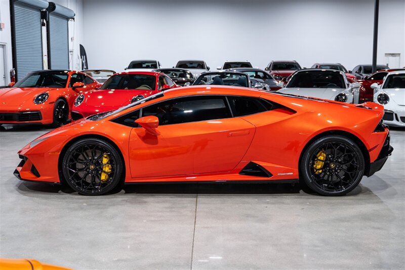Used 2021 Lamborghini Huracan EVO AWD/4WD image 3