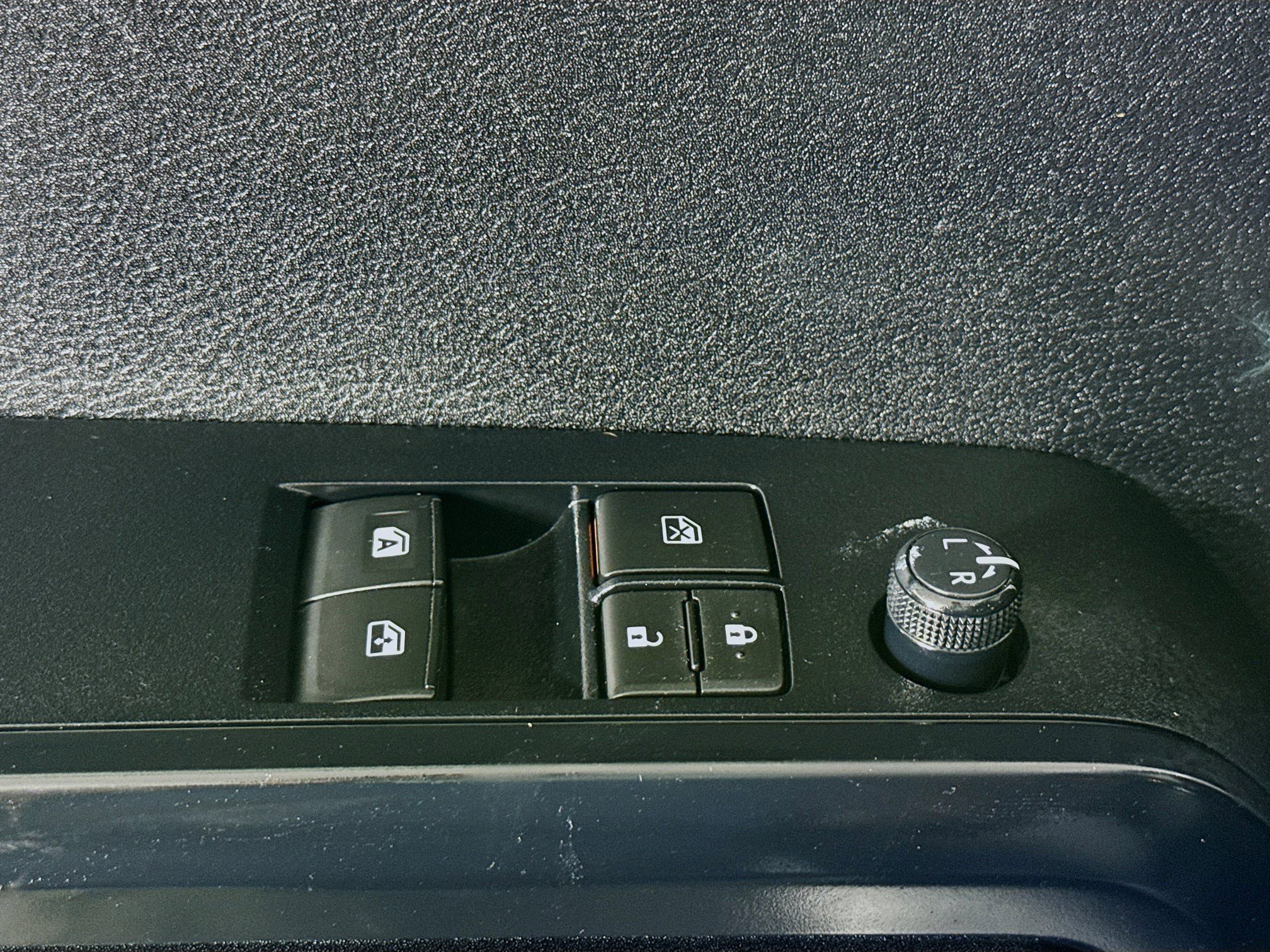 Used 2022 Toyota Tacoma SR image 23