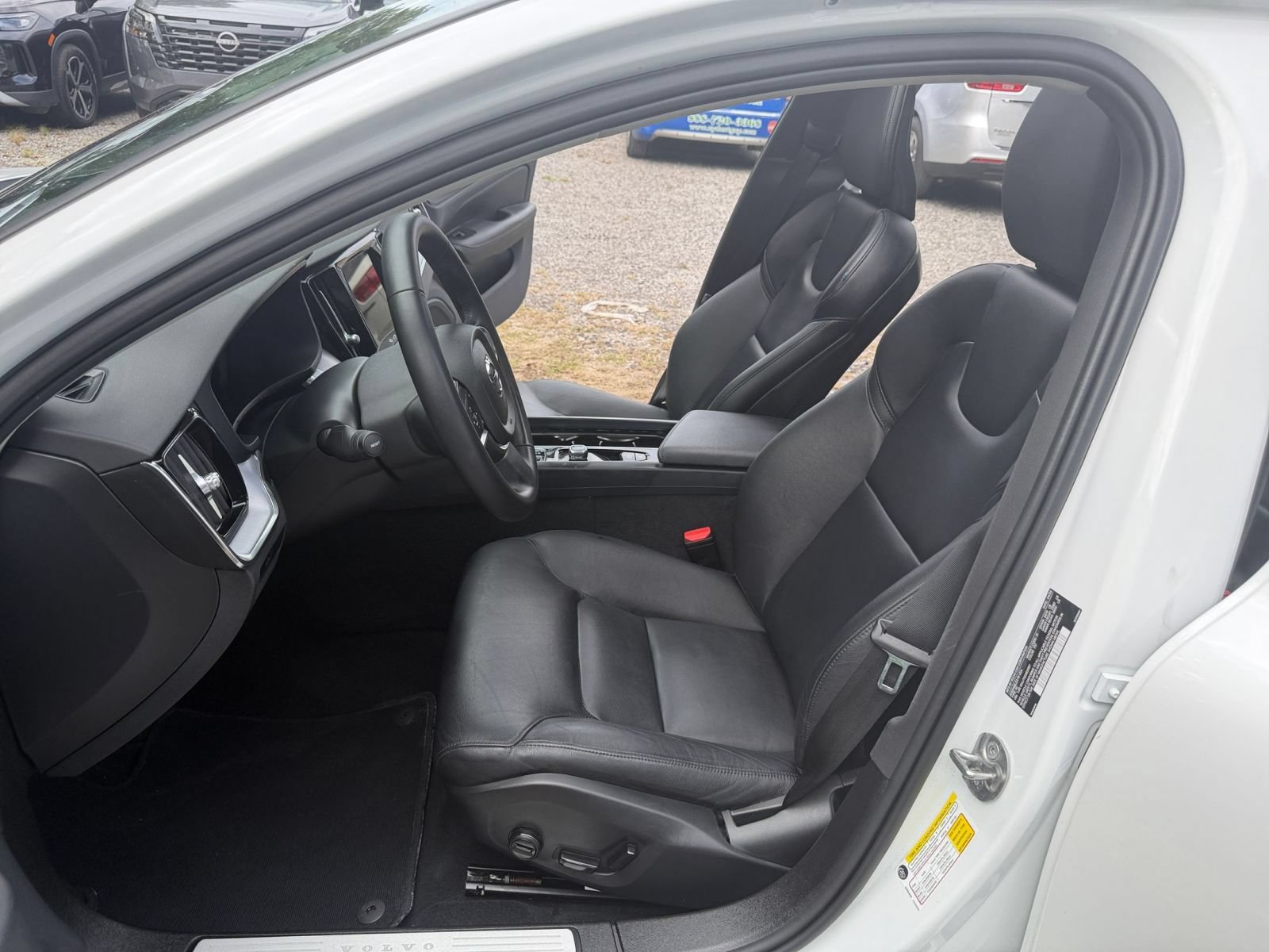 Used 2025 Volvo S60 B5 Core AWD/4WD image 26