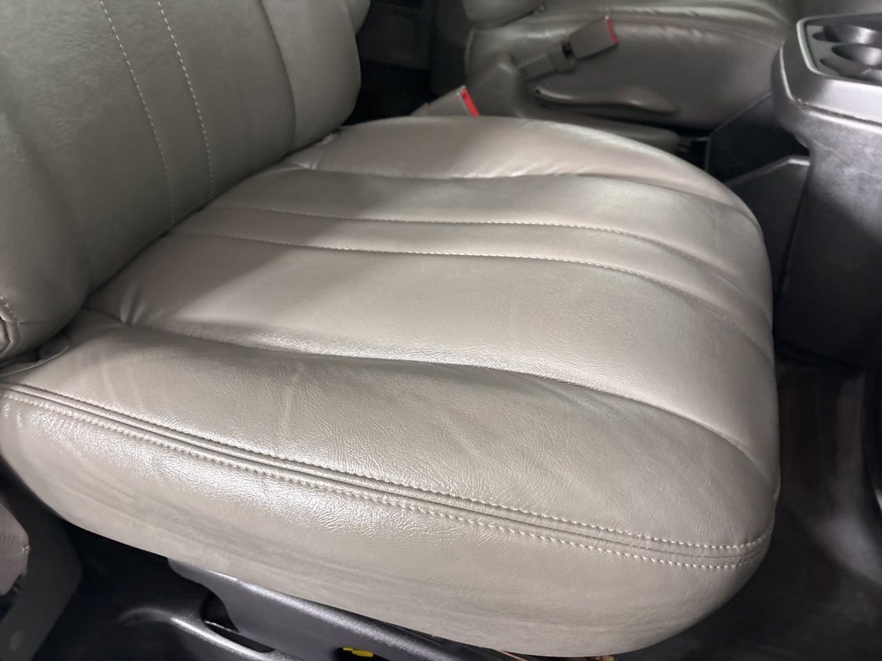 Used 2023 Chevrolet Express 3500 LS image 23