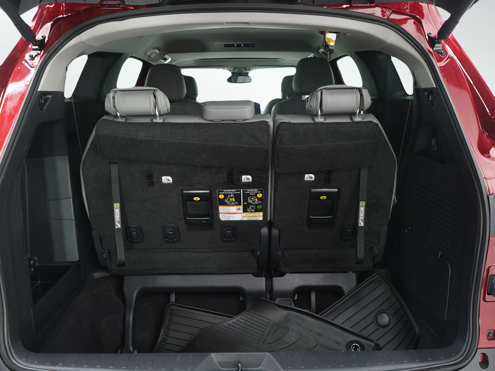Used 2025 Toyota Sienna XLE w/ XLE Plus Package AWD/4WD image 9