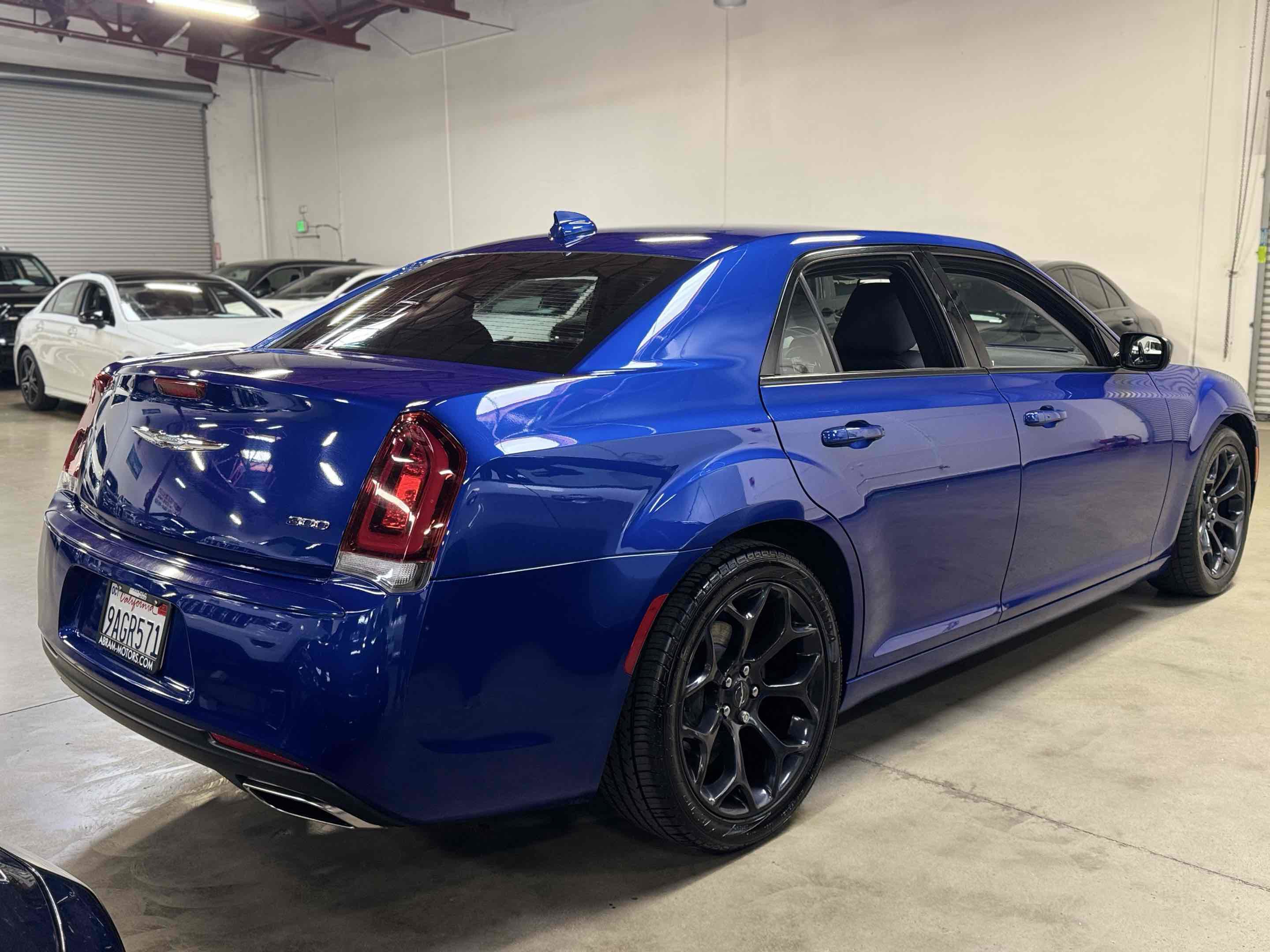 Used 2019 Chrysler 300 Touring w/ Sport Appearance Package image 75