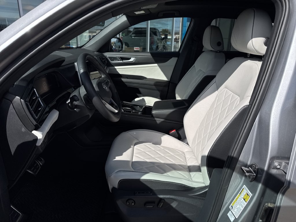 Used 2026 Volkswagen Atlas Cross Sport SEL Premium R-Line AWD/4WD image 9