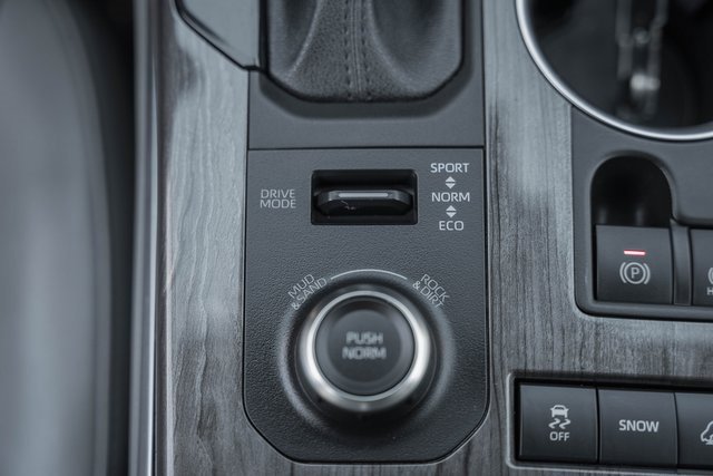 Used 2021 Toyota Highlander Platinum image 26