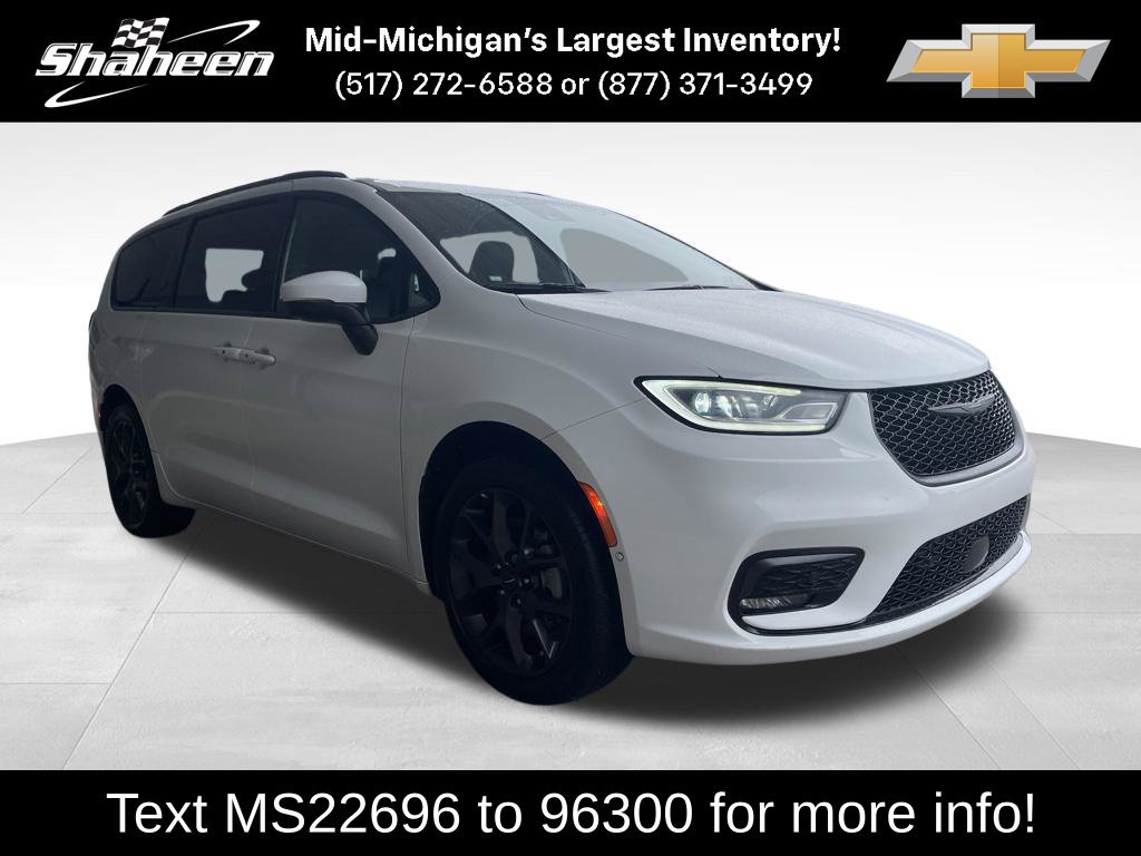 Used 2023 Chrysler Pacifica Touring-L w/ Uconnect Theater Family Group