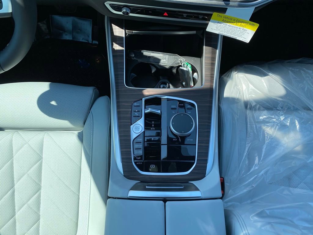 New 2026 BMW X5 xDrive40i w/ M Sport Package AWD/4WD image 10