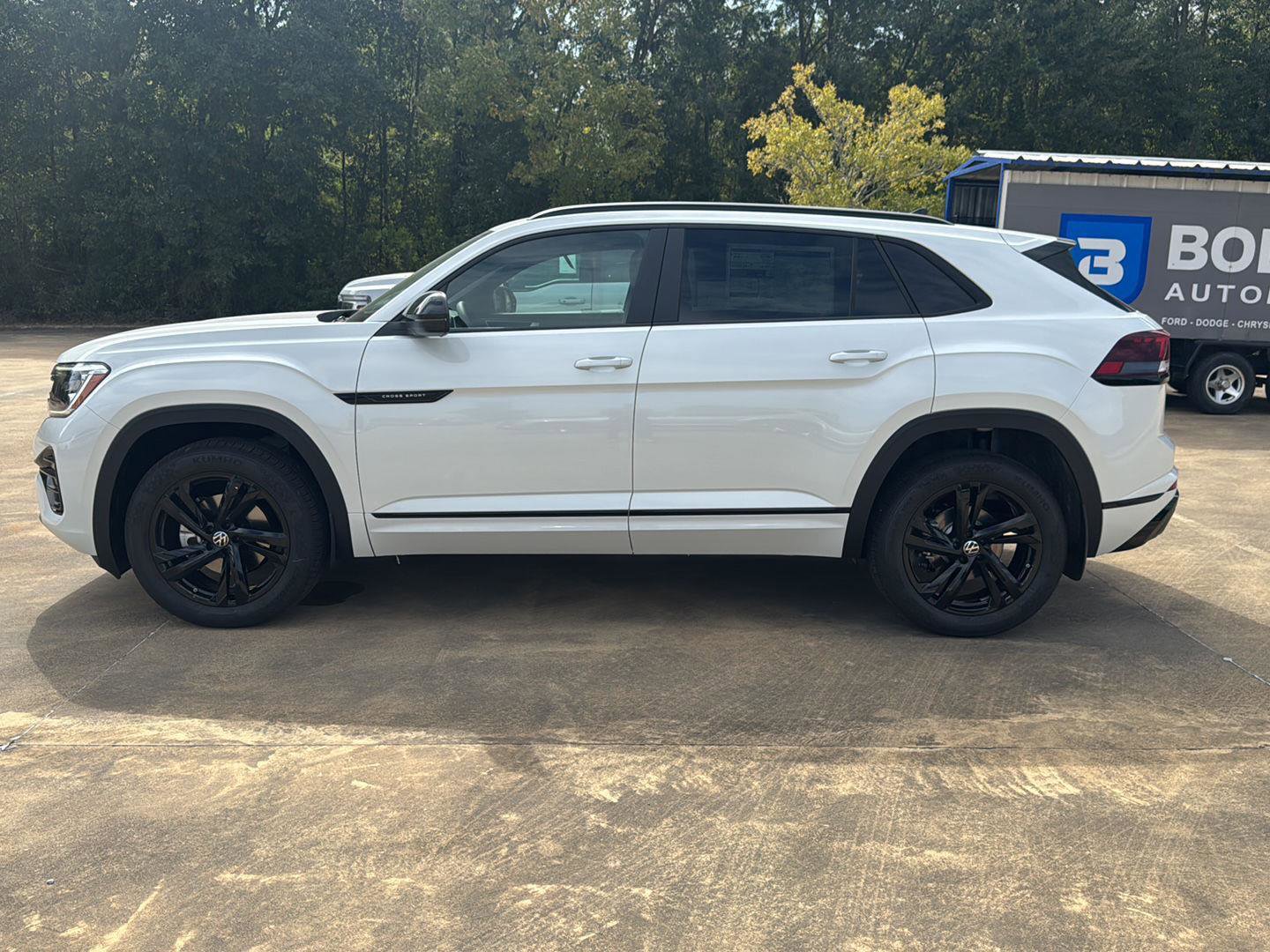 New 2026 Volkswagen Atlas Cross Sport SEL R-Line image 8